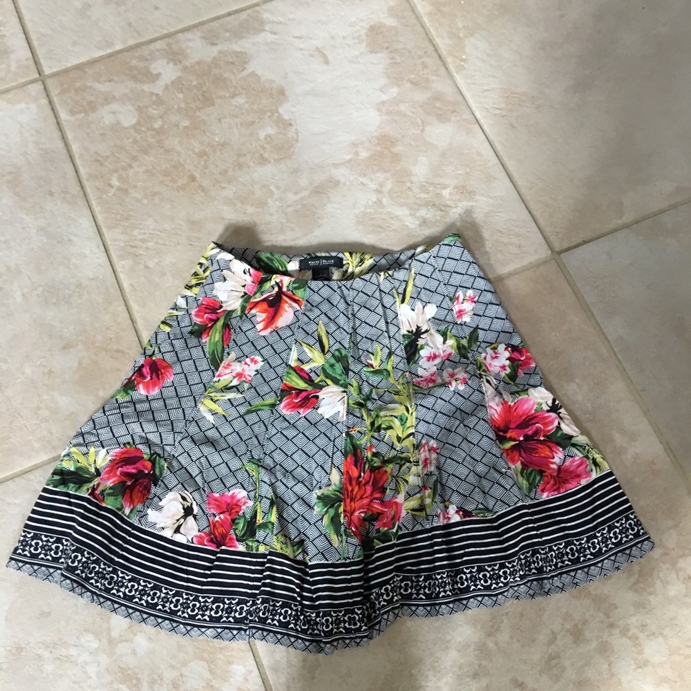 Skirt white House black market